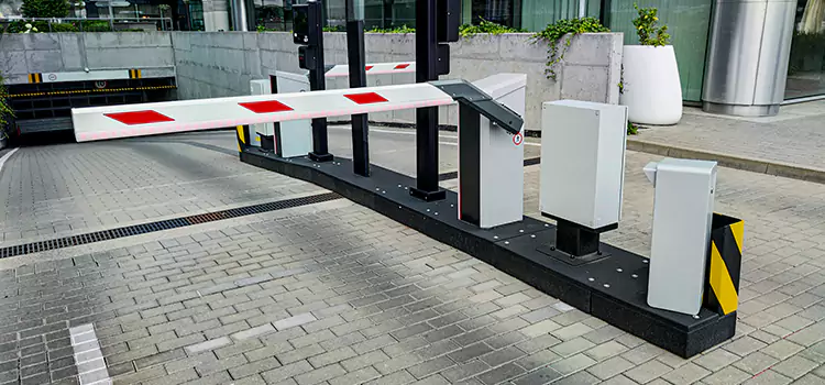 Custom Gate Design & Integration Muscatine